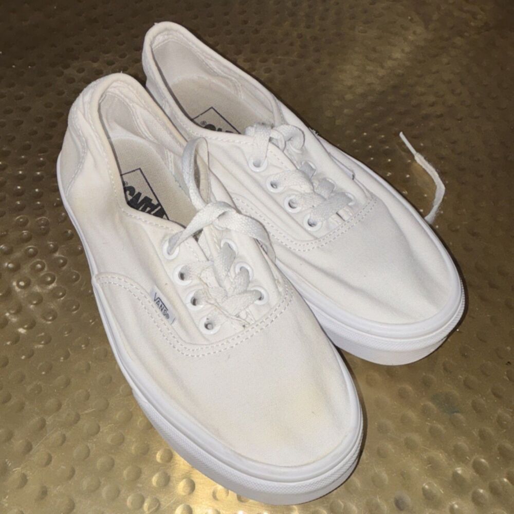 Vans White Canvas Lace Up Womens Casual Sneakers size 6.5
